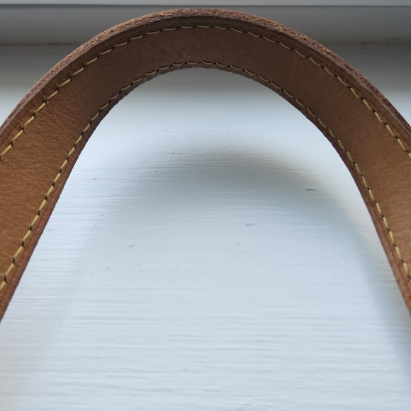 Authentic Louis Vuitton Monogram Totally MM - Picture 11 of 16